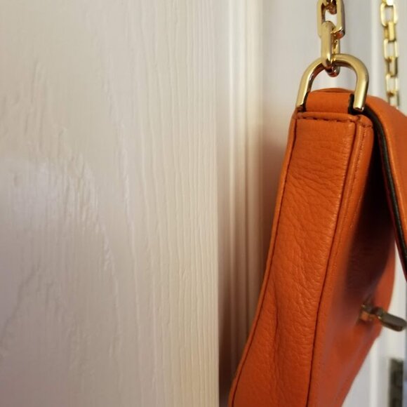 Michael Kors Deneuve Small Shoulder leather bag in Orange - Picture 14 of 15